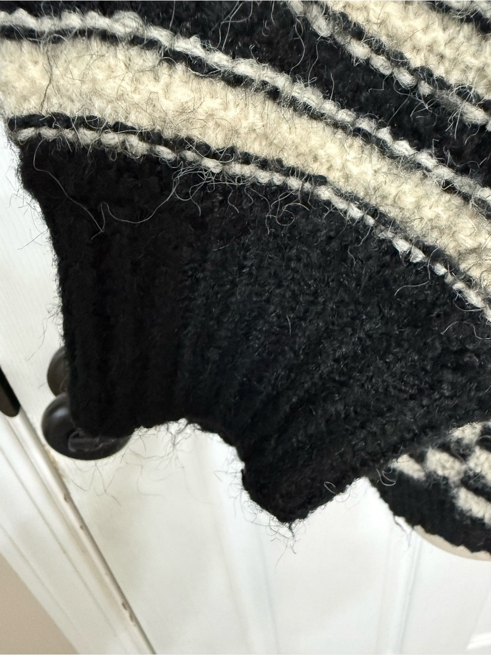 Blu Pepper Delaney Checkered Striped Chunky Knit Crew Sweater Black Cream M - Picture 11 of 16